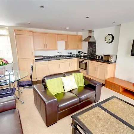 Stylish 2 Bed With Great Views * Scarborough