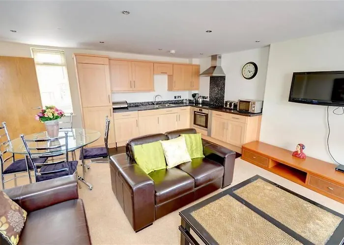 Stylish 2 Bed With Great Views * Scarborough