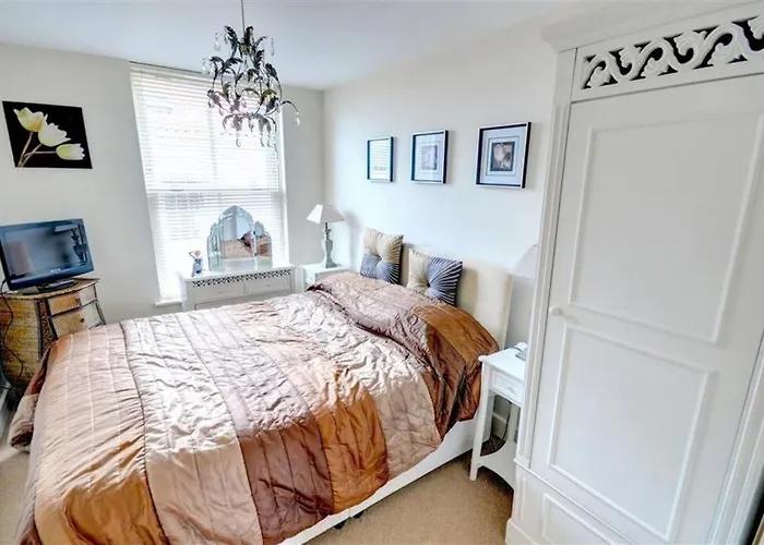 Stylish 2 Bed With Great Views Apartament Scarborough