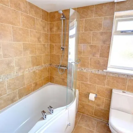 Stylish 2 Bed With Great Views Apartment